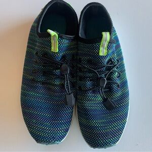 Cool way Mesh Bungee Cord Sneakers. Pull on Style women’s Sz 7